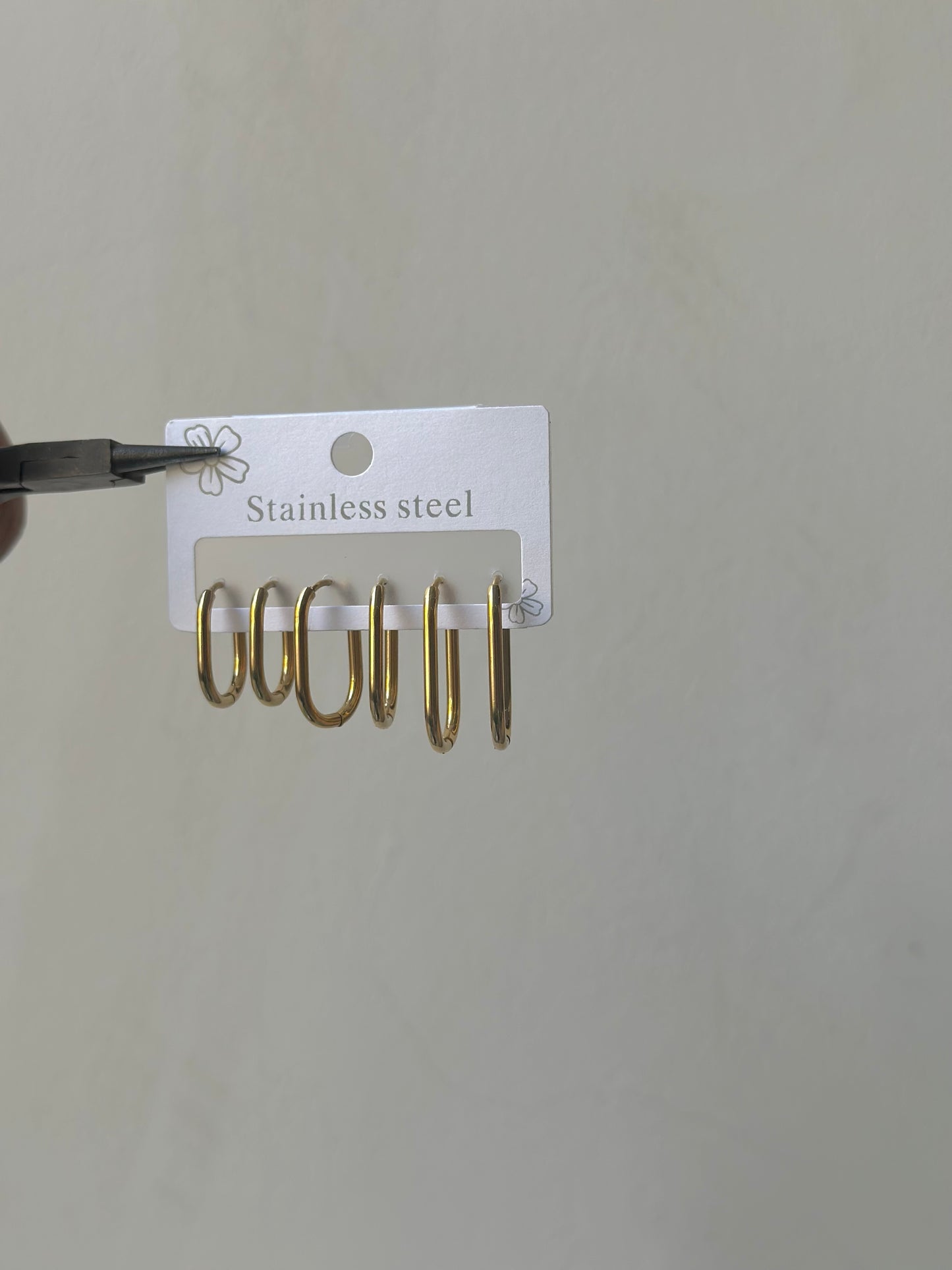 Gold Oval Loop Earrings Set