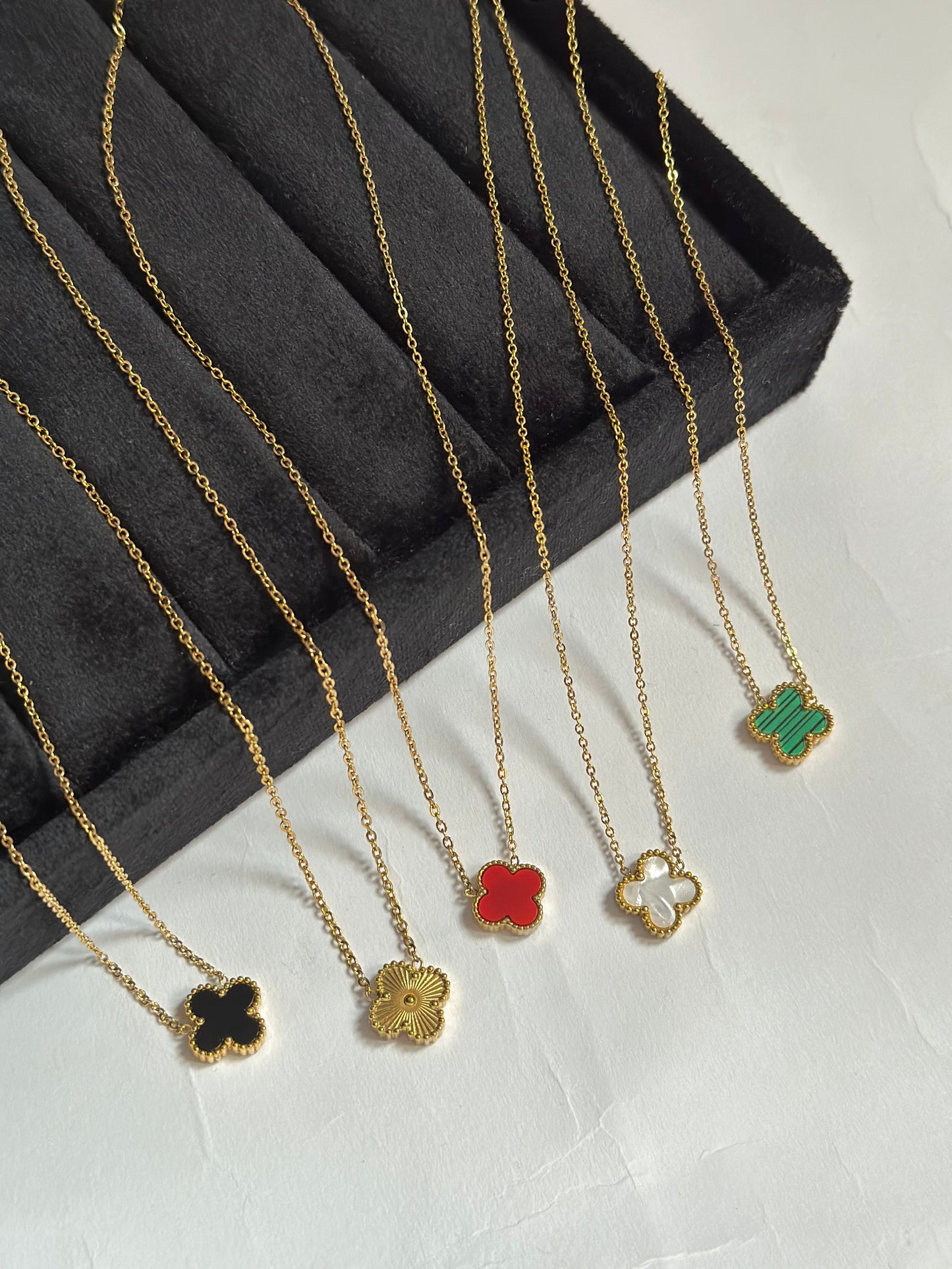 Basic Vancleef necklace