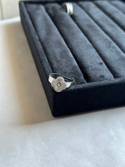 Silver vancleef Ring