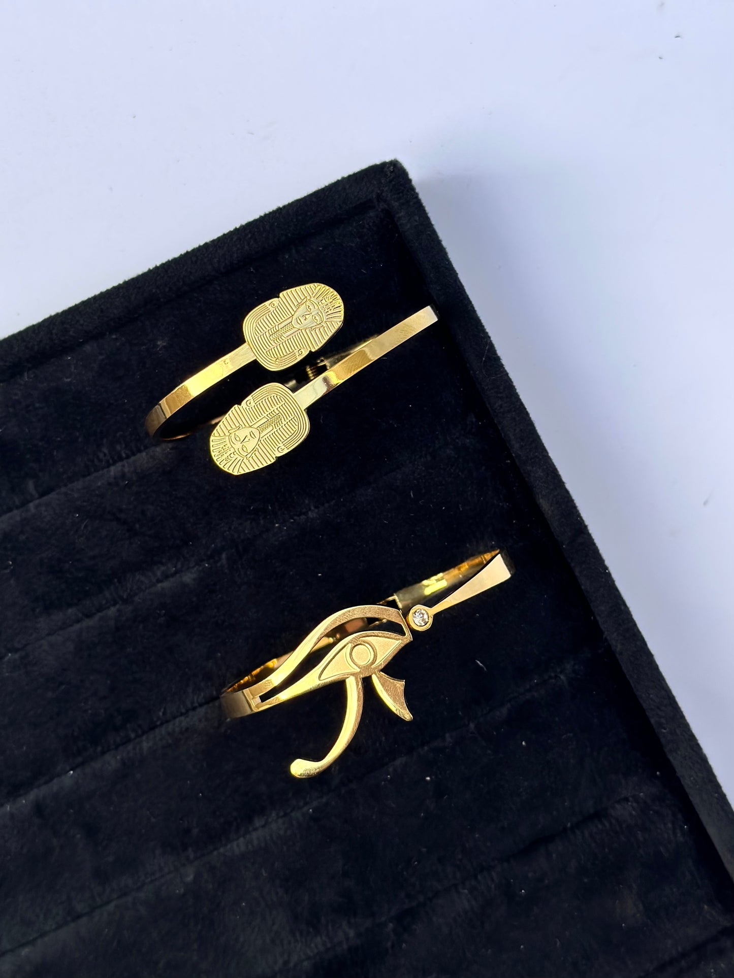 The pharony Bracelets