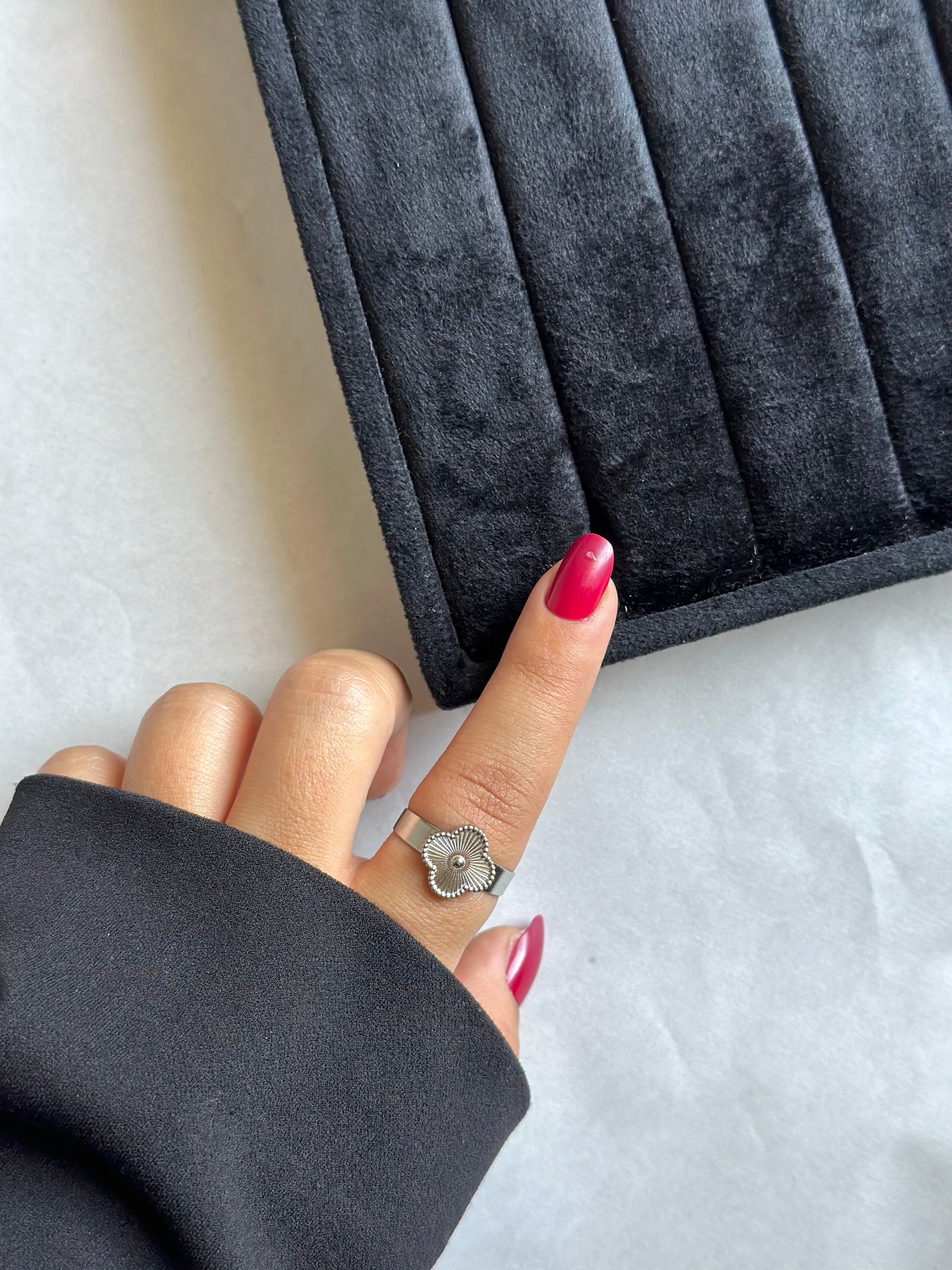 Silver vancleef Ring