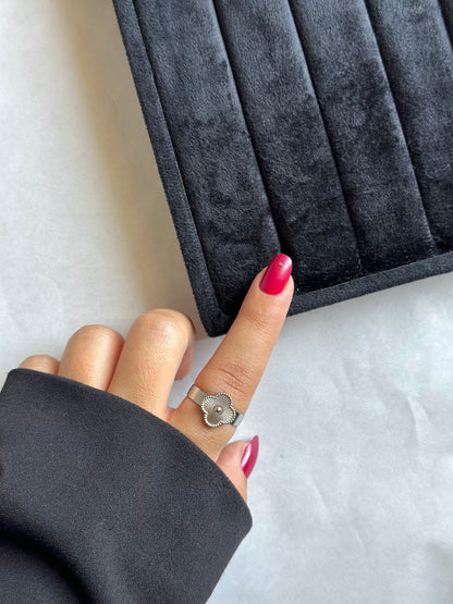 Silver vancleef Ring