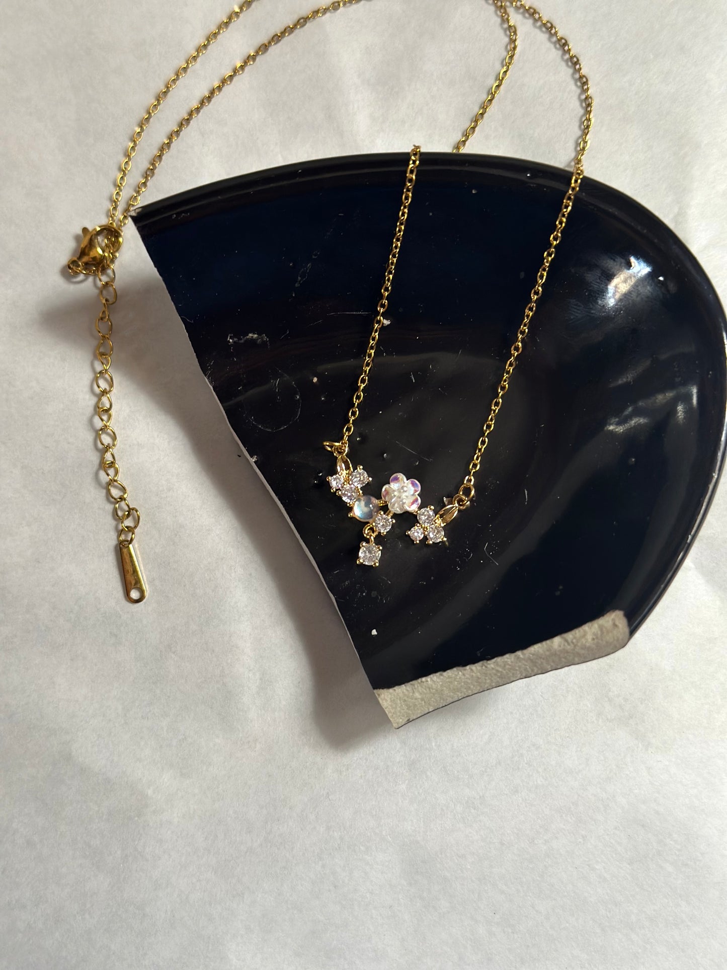 Tiny Flowers Necklace