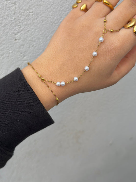 Pearl x beads handchain