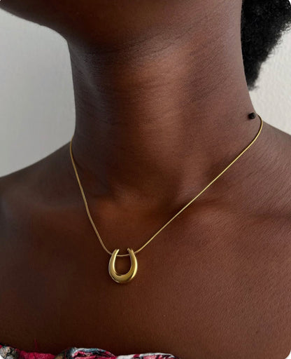 Horse shoe Necklace